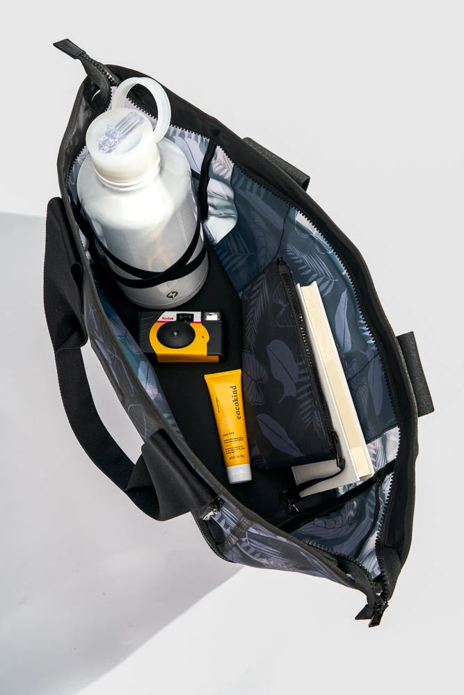 Big Beach Carryall Bag - Midnight Palm - Image 6