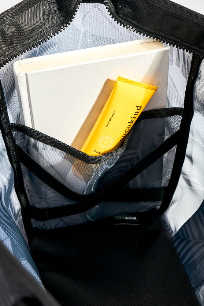 Big Beach Carryall Bag - Midnight Palm - Image 10