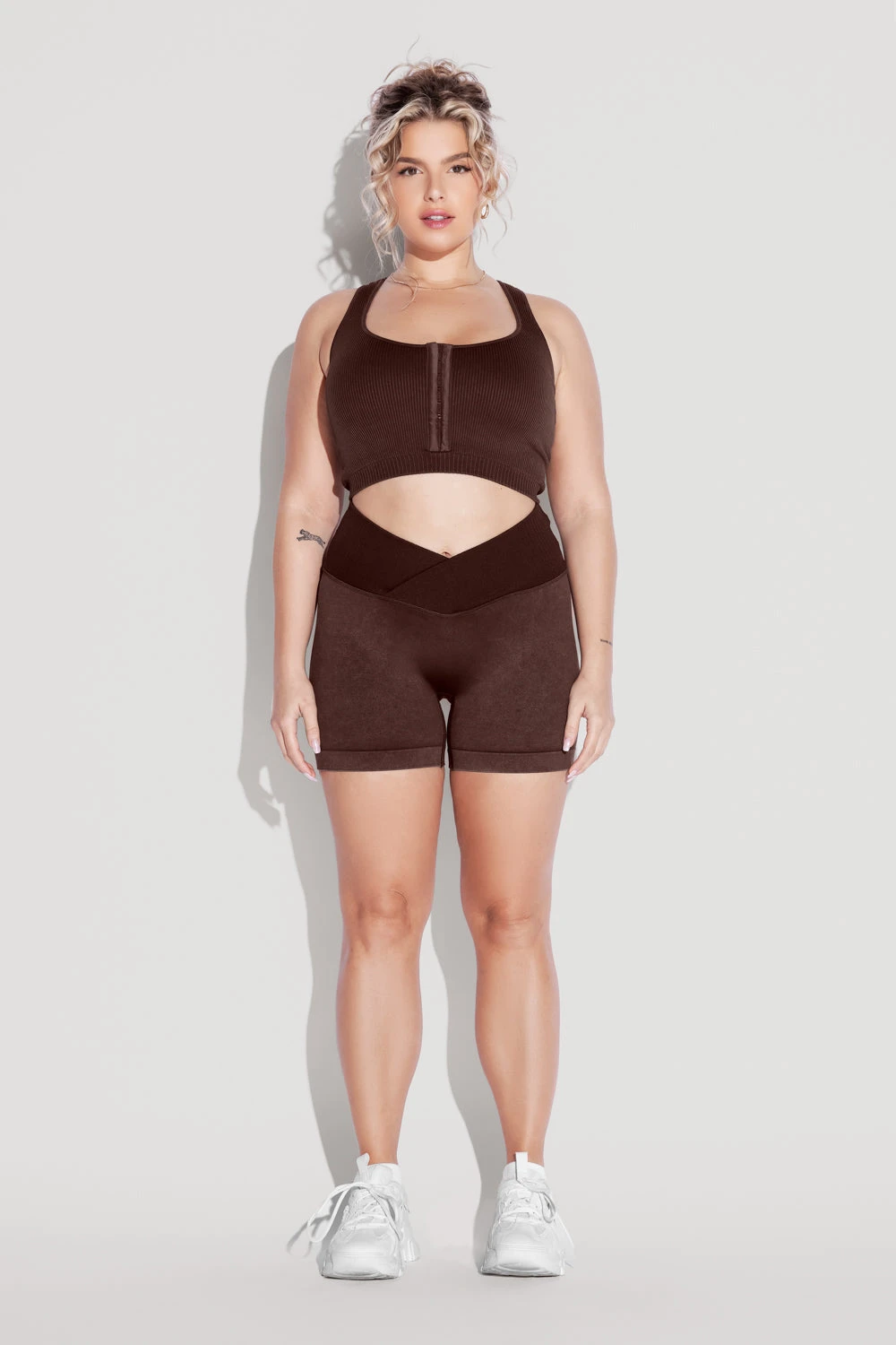 Crisscross HourglassĀ® Seamless Midi Shorts - French Roast - Image 4