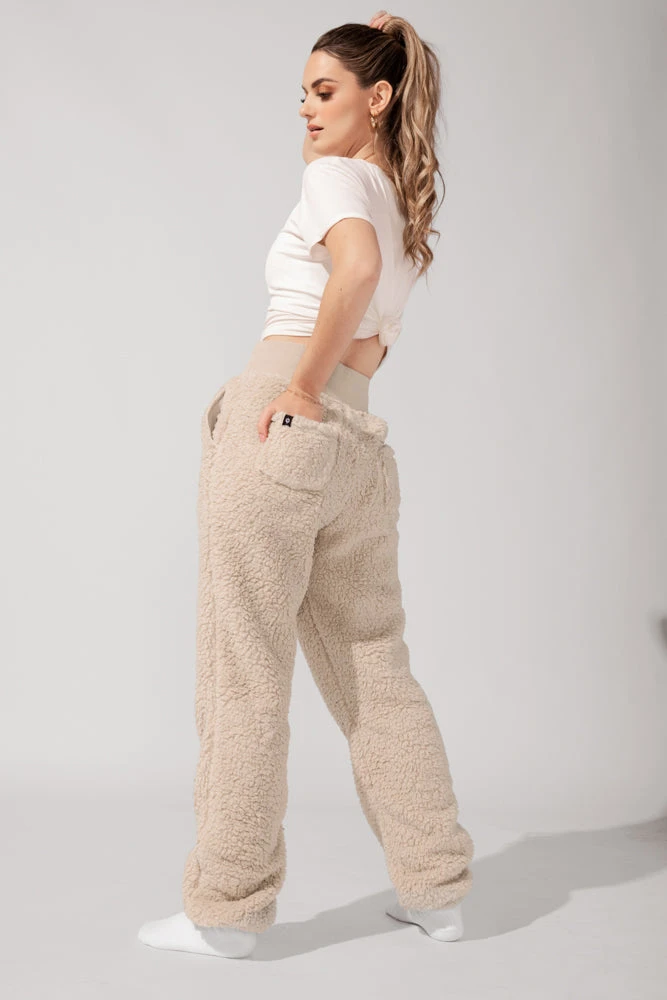 Blanket Pants In Faux Sherpa - Taupe - Image 8