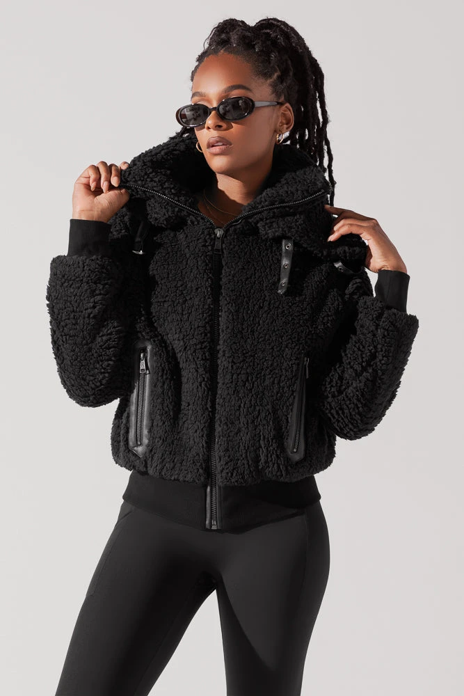 The Kinsley Bomber Jacket In Faux Sherpa - Black - Image 2