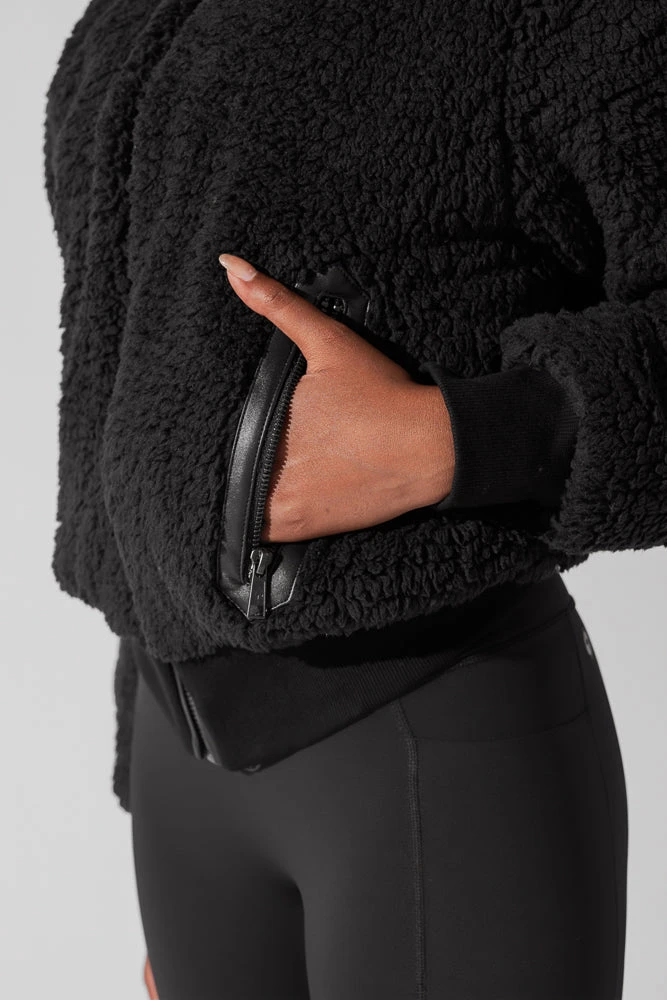 The Kinsley Bomber Jacket In Faux Sherpa - Black - Image 5