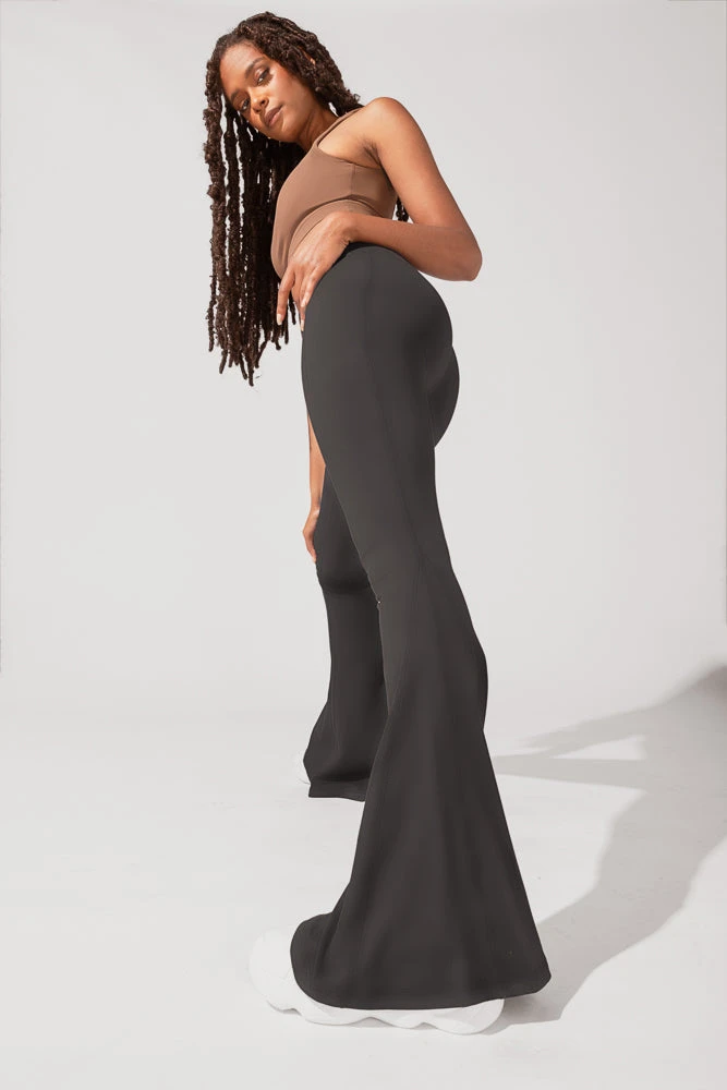 Crisscross HourglassĀ® Bell Bottom With Pockets - Black - Image 5