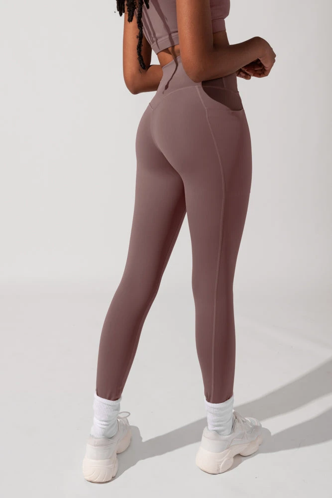 Crisscross Hourglass® Leggings With Pockets (Pet Hair Resistant) - Peppercorn - Image 6